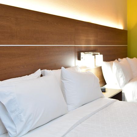 Holiday Inn Express Seguin By Ihg Exterior foto