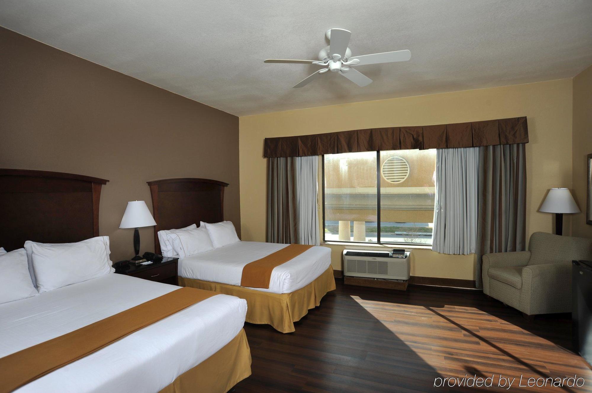 Holiday Inn Express Seguin By Ihg Exterior foto